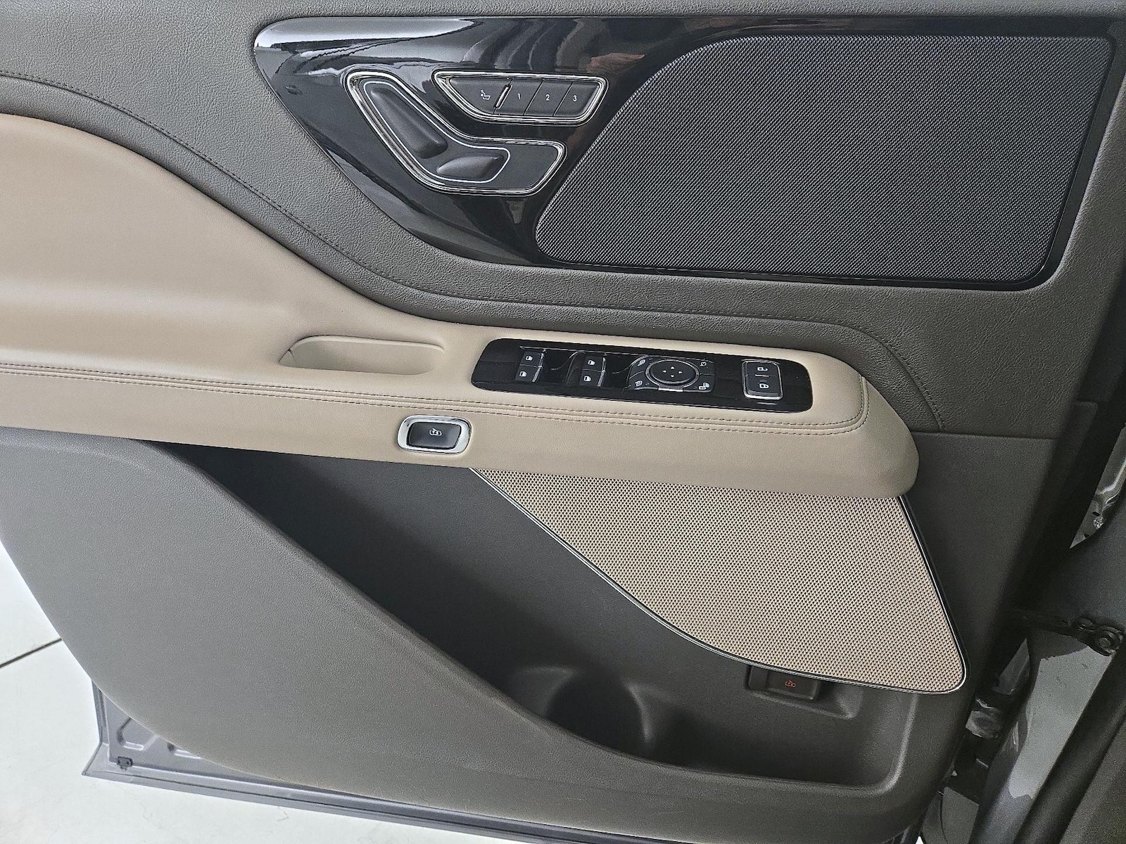 2023 Lincoln Aviator Base - Photo 13