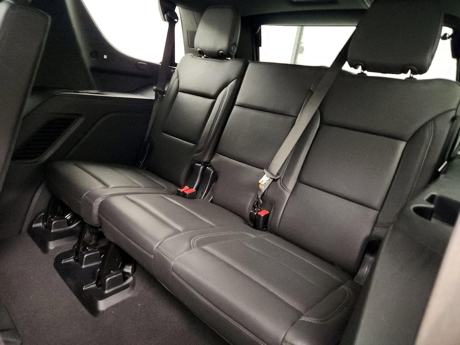 2025 Chevrolet Tahoe LT - Photo 13