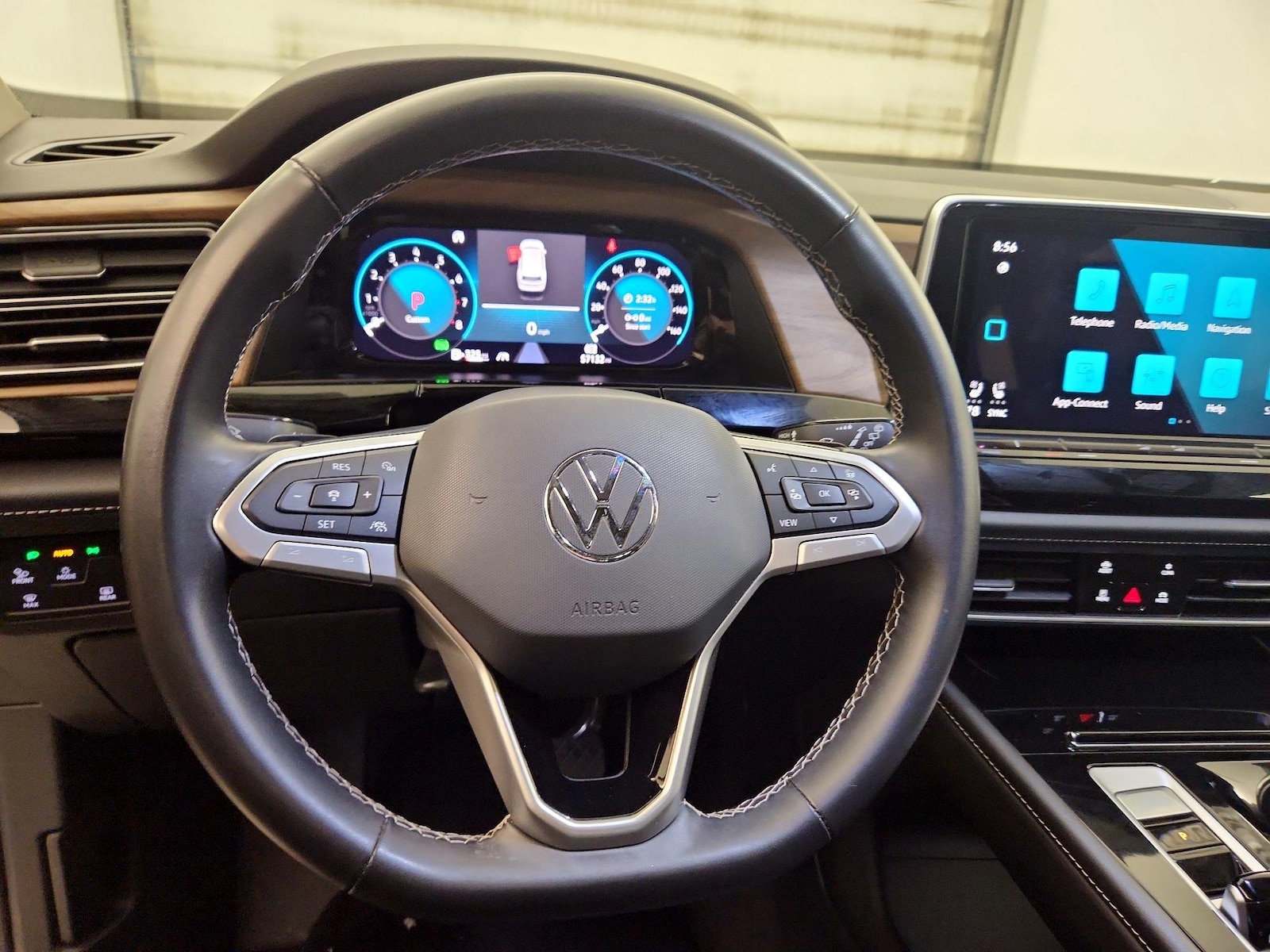 2025 Volkswagen Atlas SE w/Tech - Photo 11