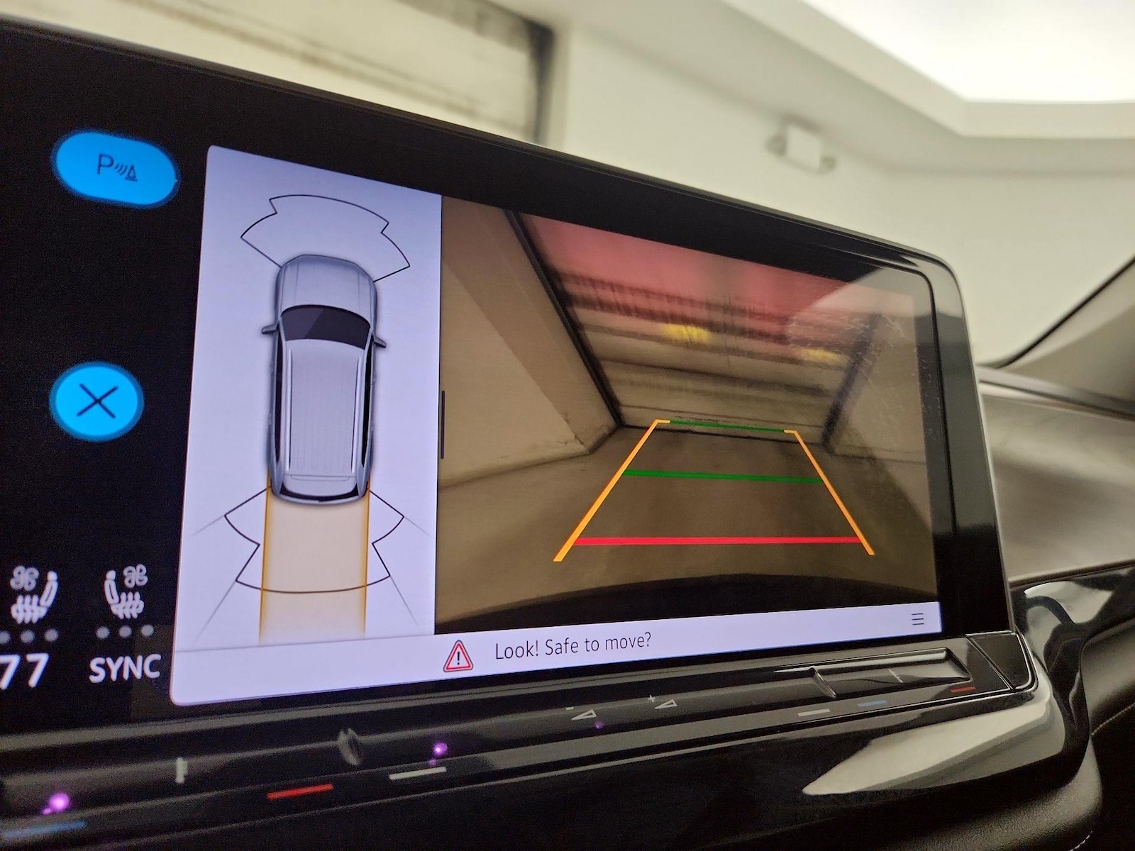 2025 Volkswagen Atlas SE w/Tech - Photo 15