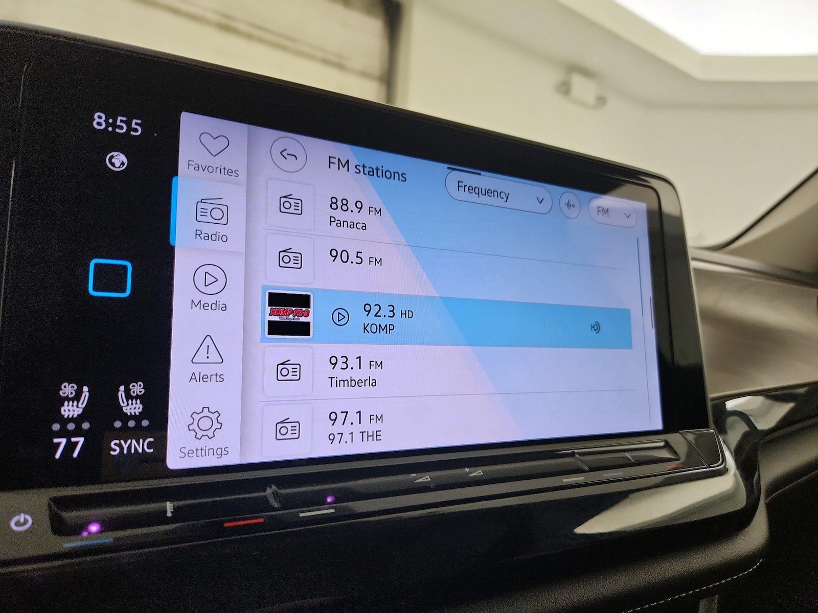 2025 Volkswagen Atlas SE w/Tech - Photo 16