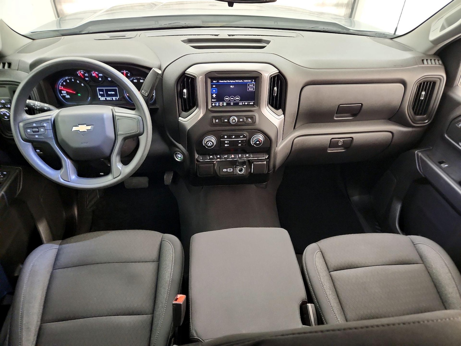 2024 Chevrolet Silverado 1500 Custom - Photo 10