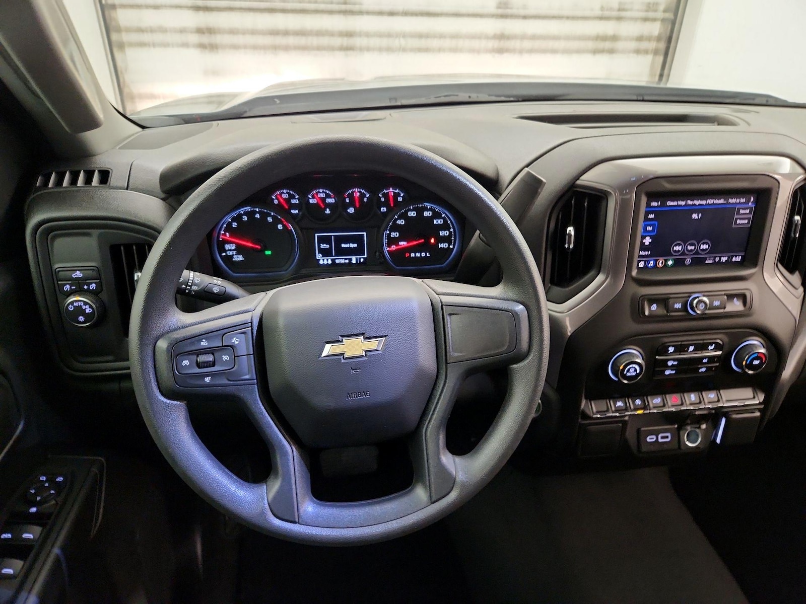 2024 Chevrolet Silverado 1500 Custom - Photo 11