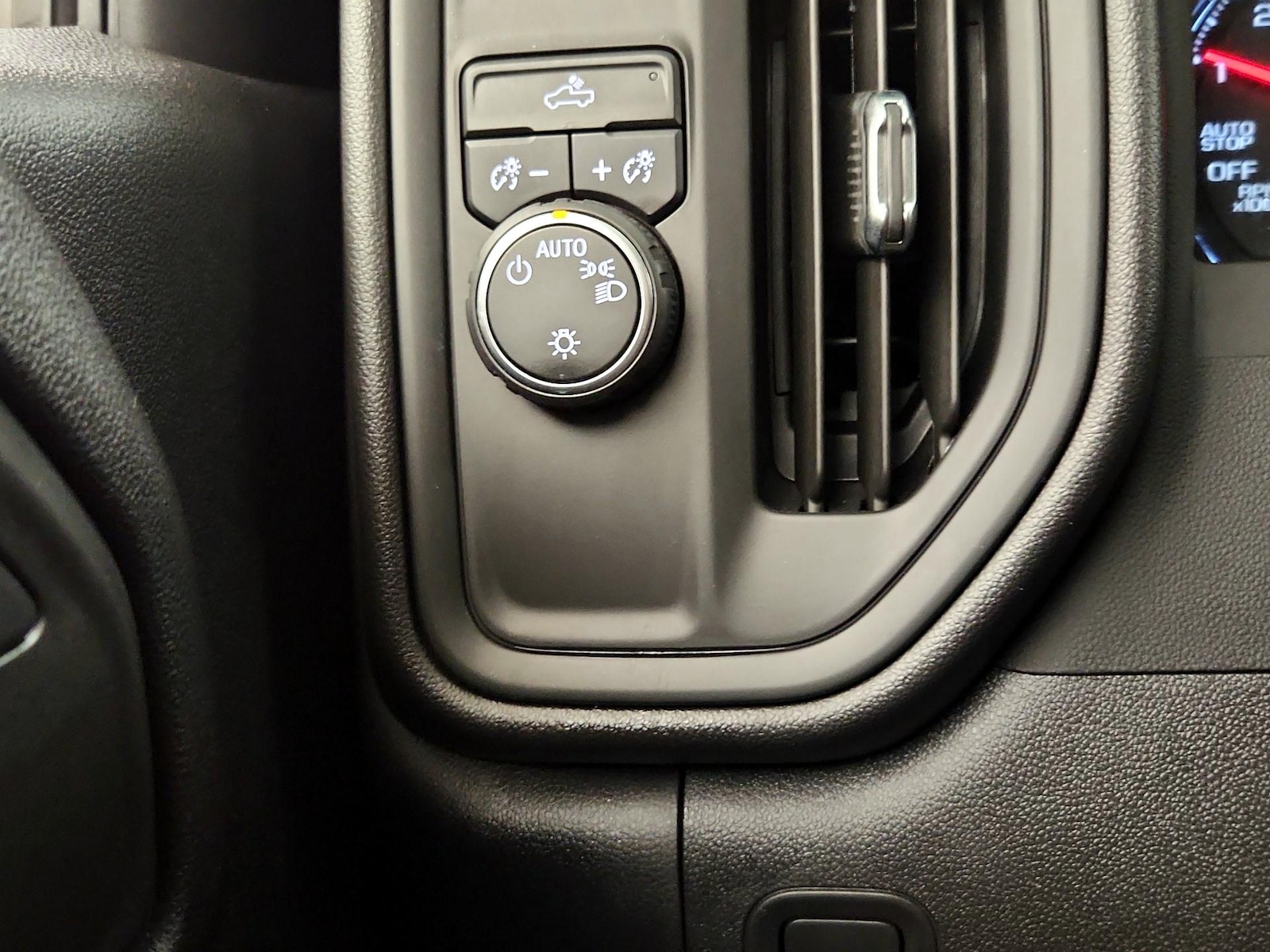 2024 Chevrolet Silverado 1500 Custom - Photo 14