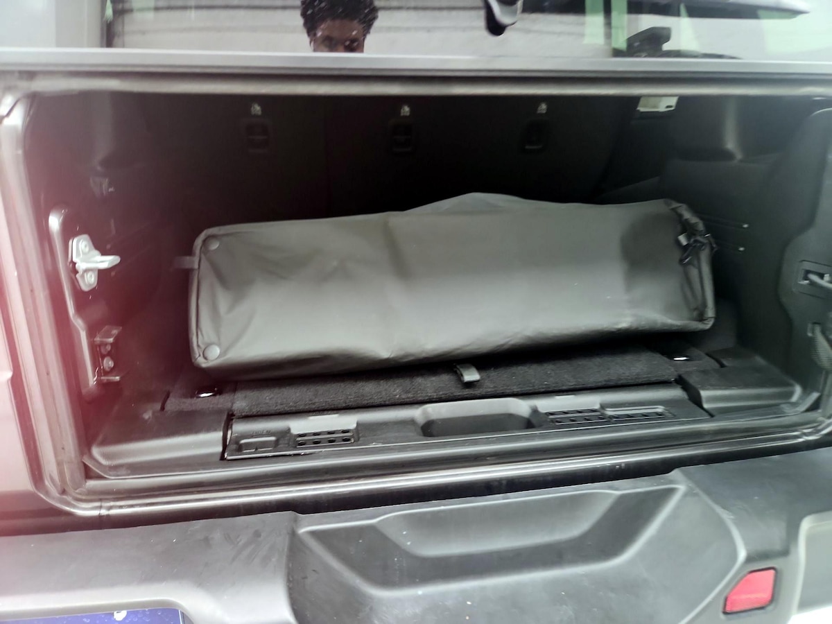 Trunk/Cargo (Seats Up)