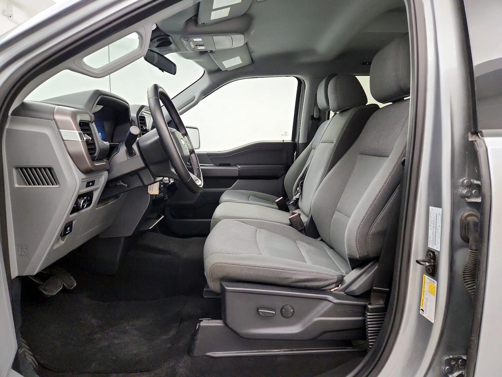 2025 Ford F-150 XLT - Photo 10