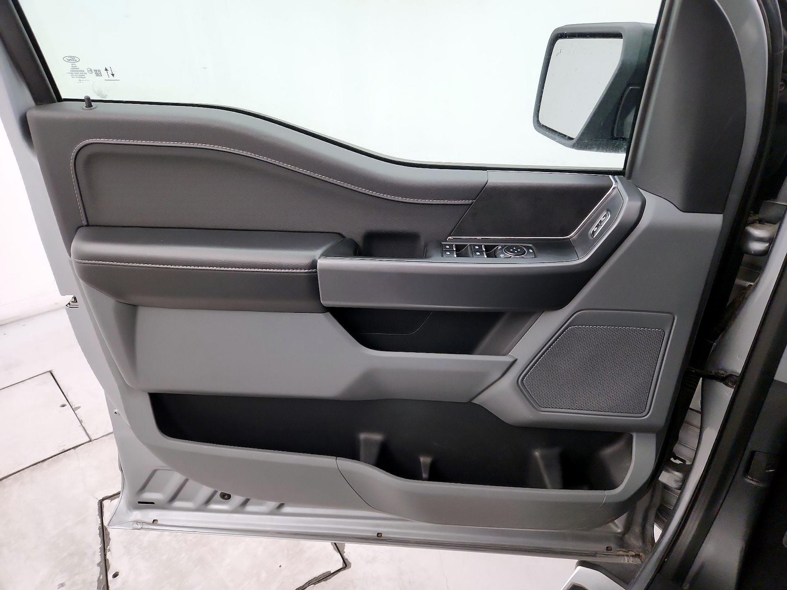 2025 Ford F-150 XLT - Photo 11