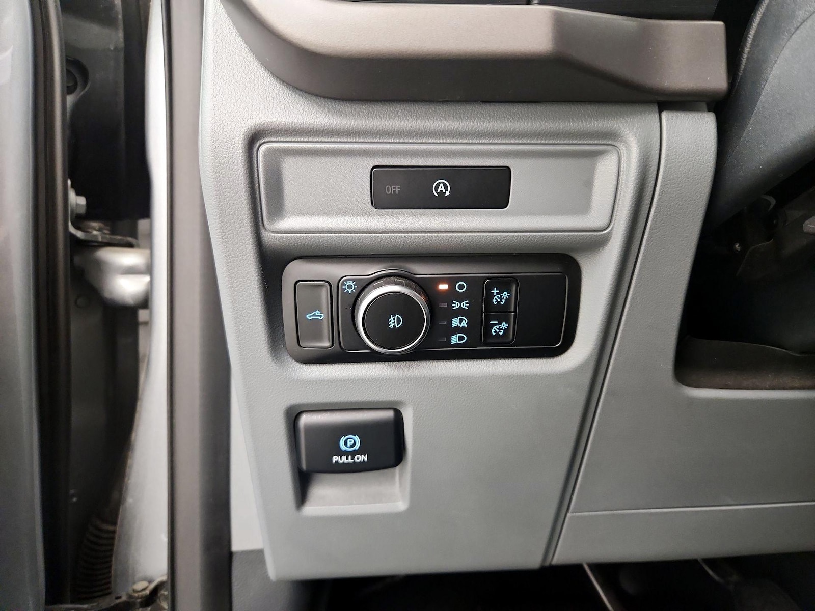 2025 Ford F-150 XLT - Photo 12