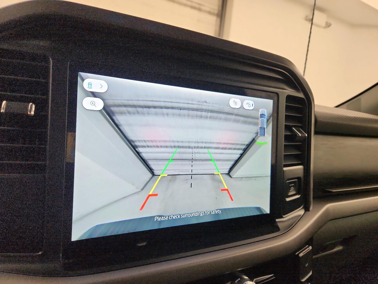 2025 Ford F-150 XLT - Photo 13