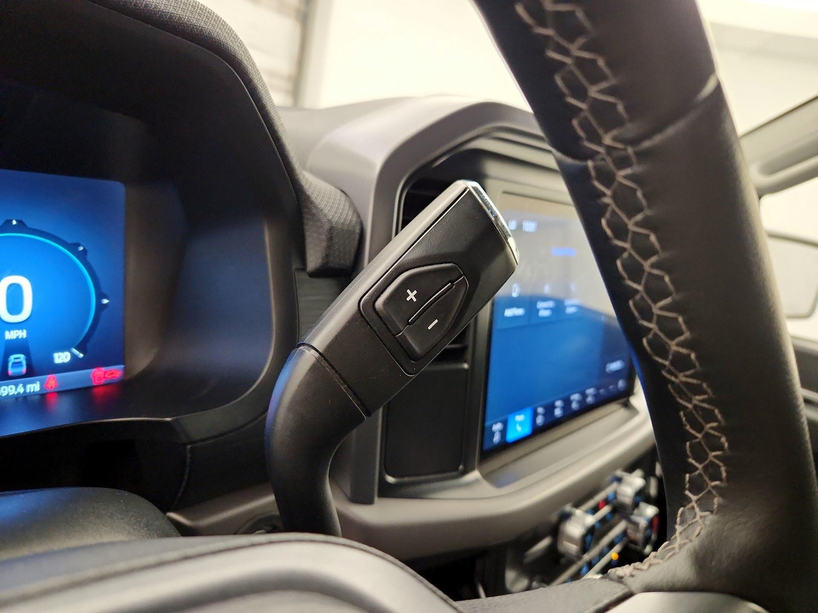 2025 Ford F-150 XLT - Photo 16