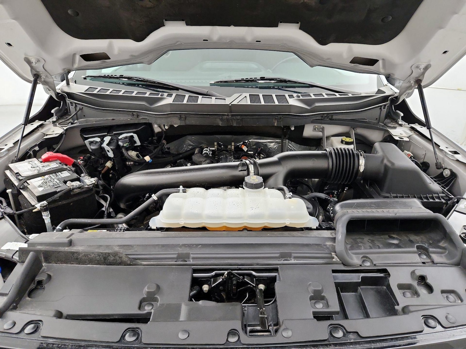2025 Ford F-150 XLT - Photo 20