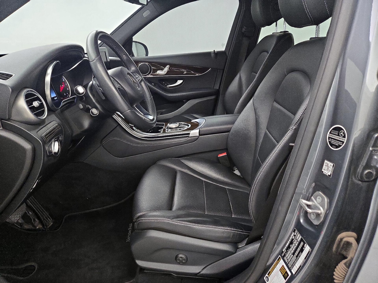 2018 Mercedes-Benz GLC GLC300 - Photo 12