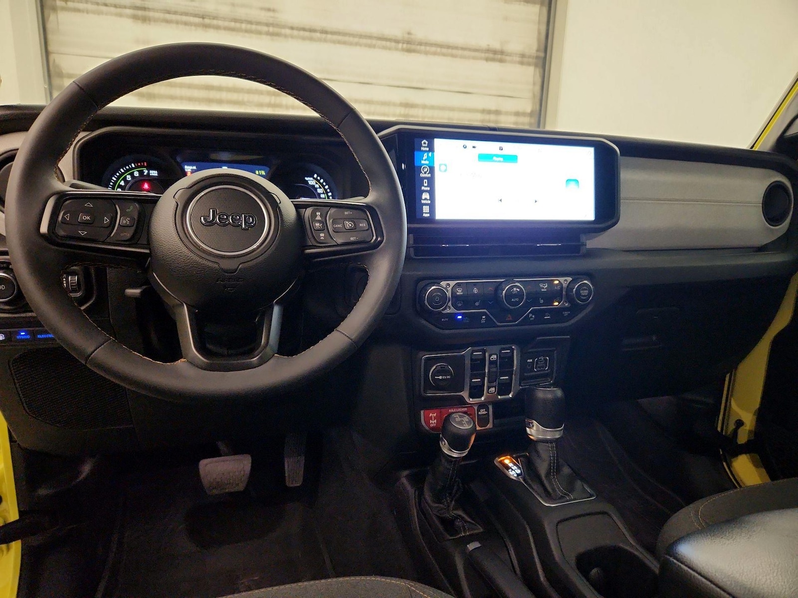 Apple CarPlay® & Android Auto™