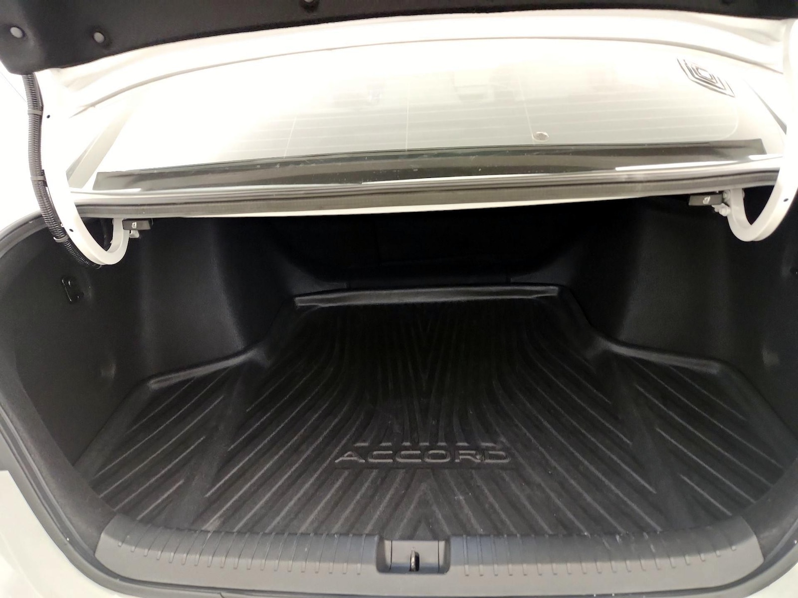 2025 Honda Accord Hybrid Touring - Photo 19