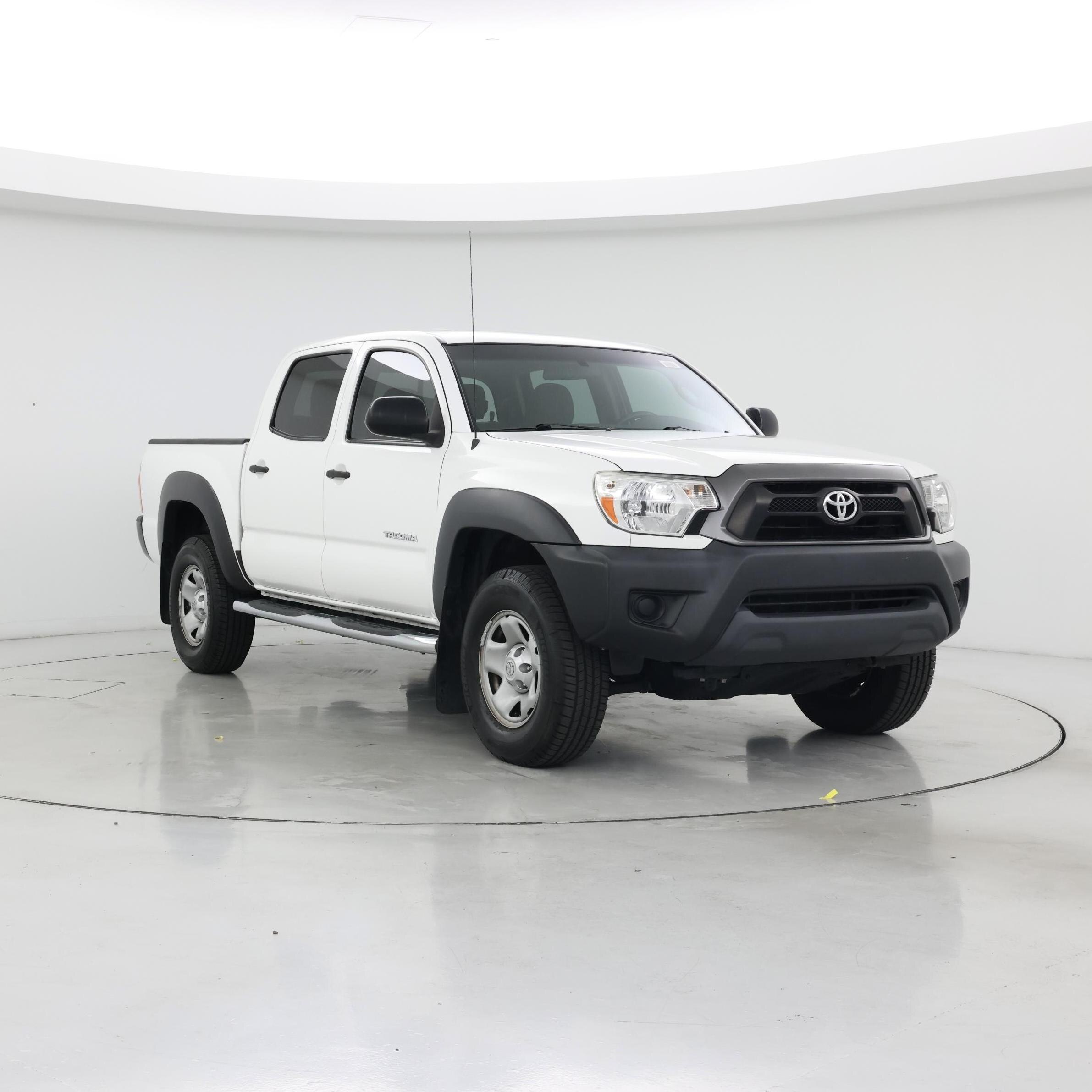 White 2015 Toyota Tacoma Pickup Truck 4X2 Automatic