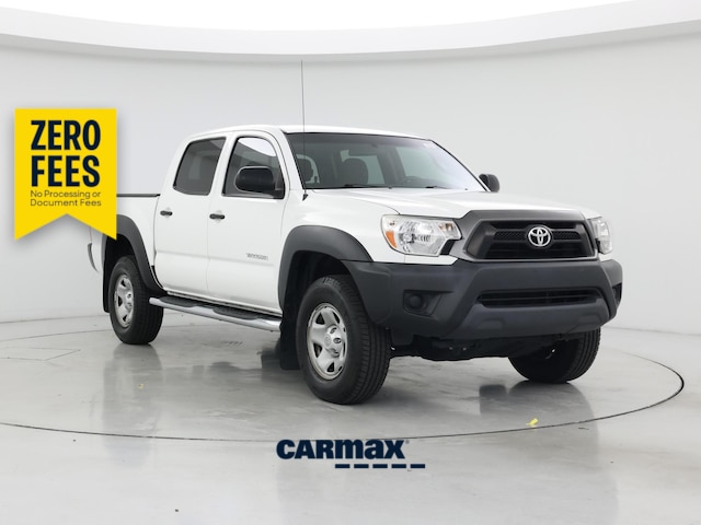 White 2015 Toyota Tacoma Pickup Truck 4X2 Automatic