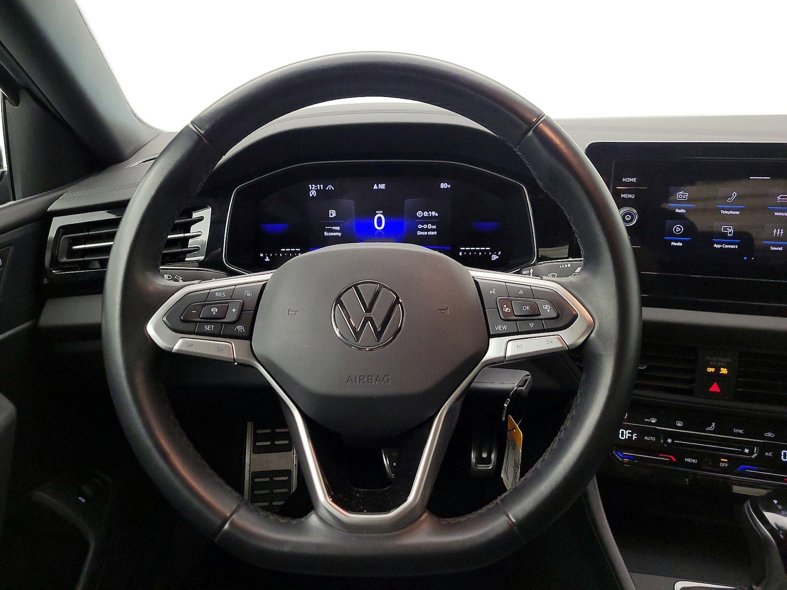 2025 Volkswagen Jetta Sport - Photo 11