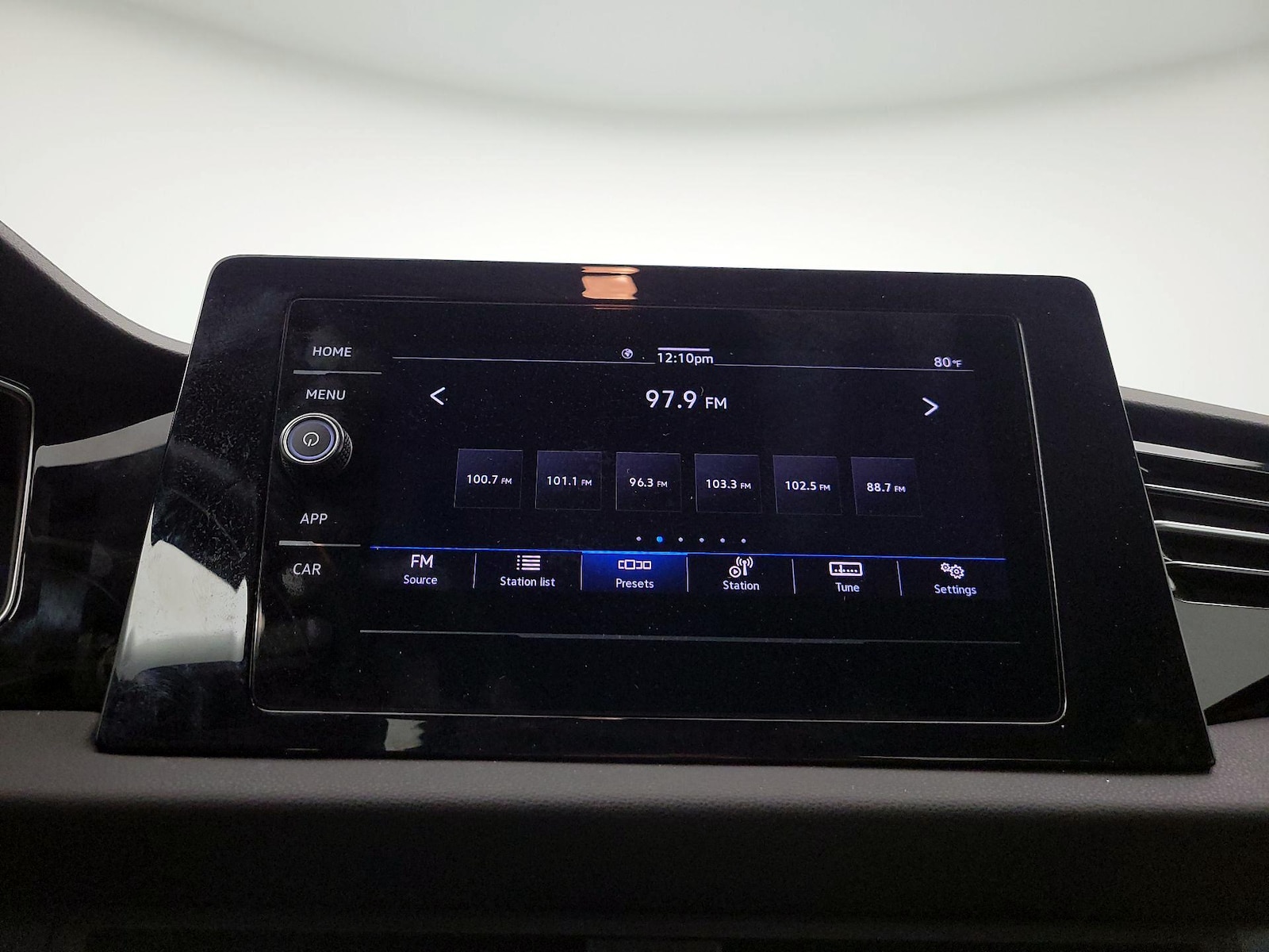 2025 Volkswagen Jetta Sport - Photo 16