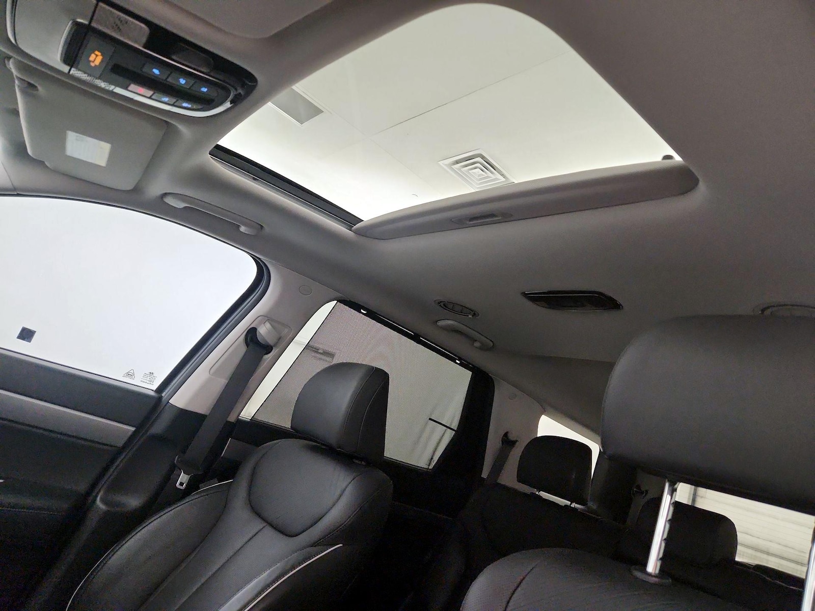Sunroof(s) & Overhead Airbags