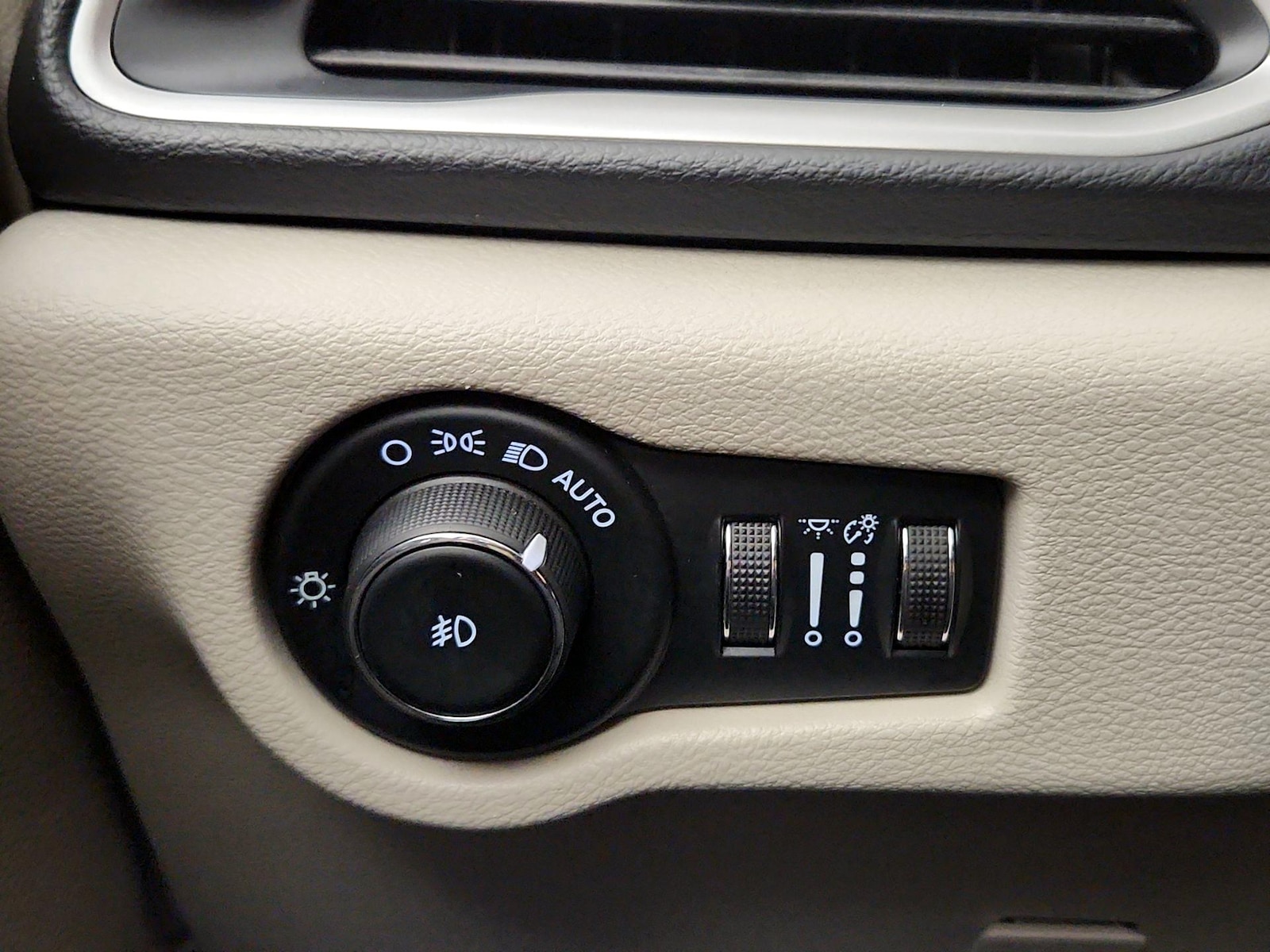 2021 Chrysler Pacifica Touring L - Photo 12