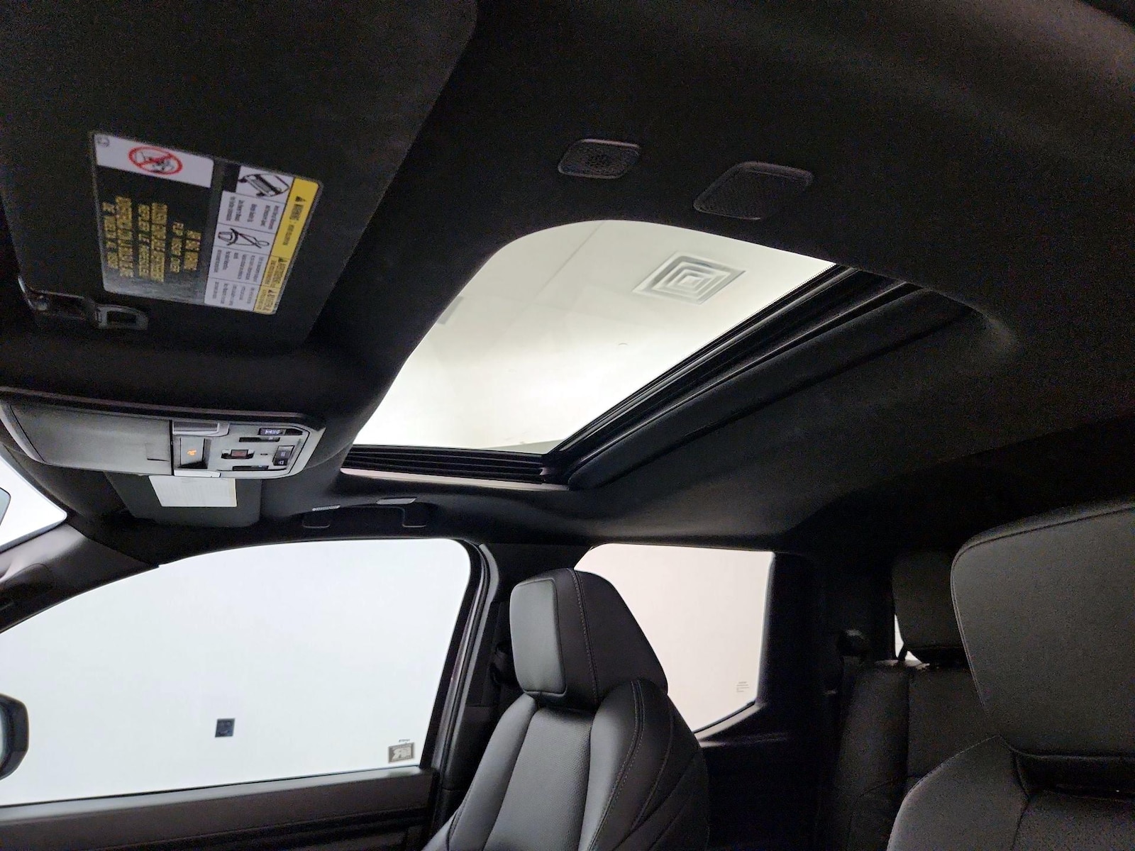 Sunroof(s) & Overhead Airbags