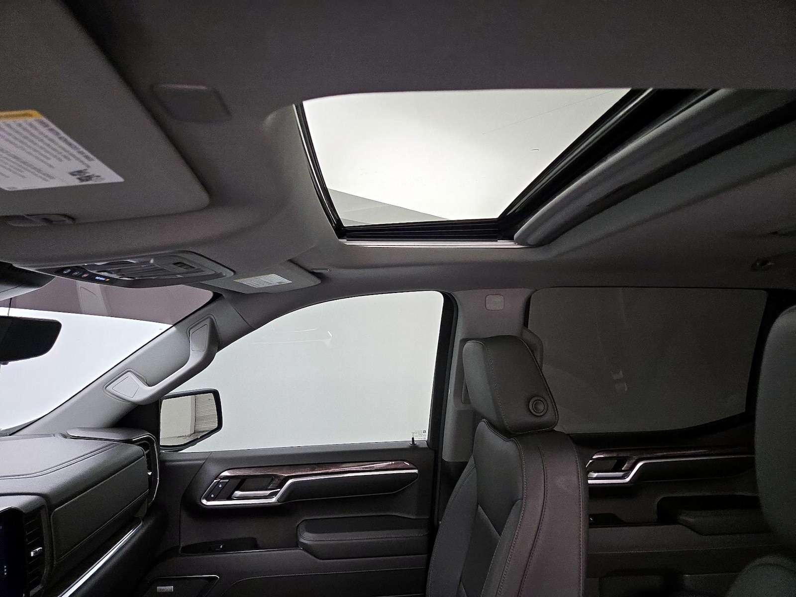 Sunroof(s) & Overhead Airbags