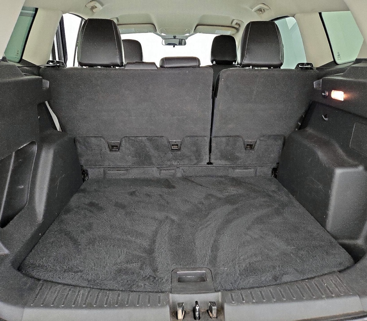 Trunk/Cargo (Seats Up)