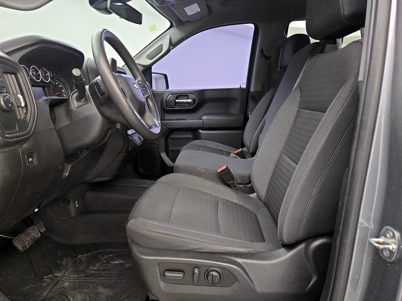 Power Seat(s) & Side Airbags
