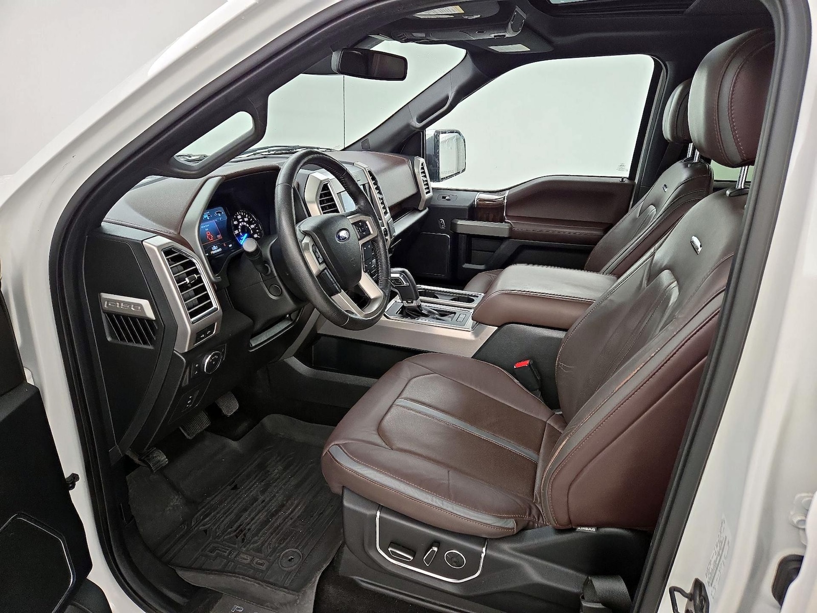 2015 Ford F-150 Platinum - Photo 12