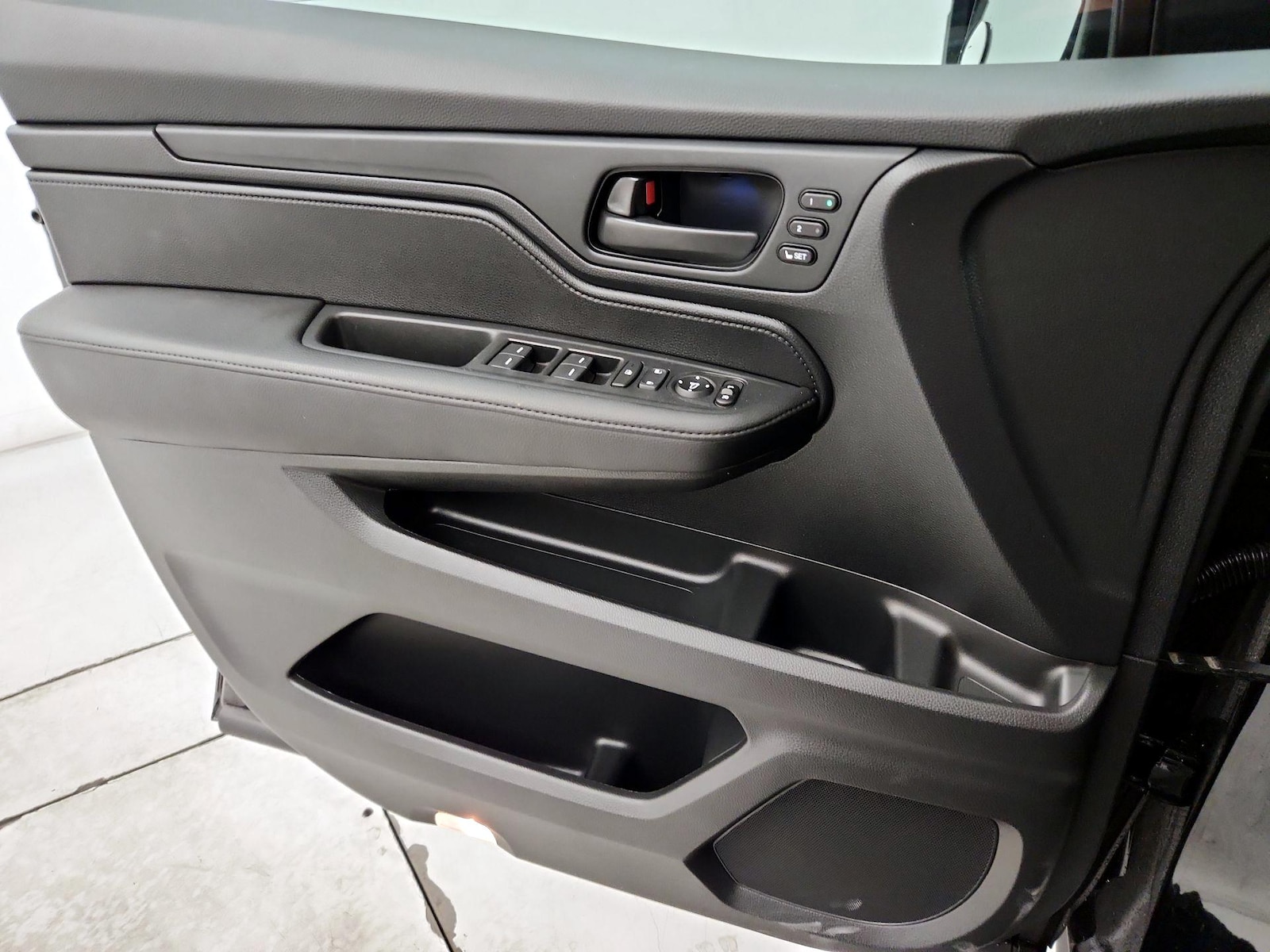 2025 Honda Odyssey EX-L - Photo 11