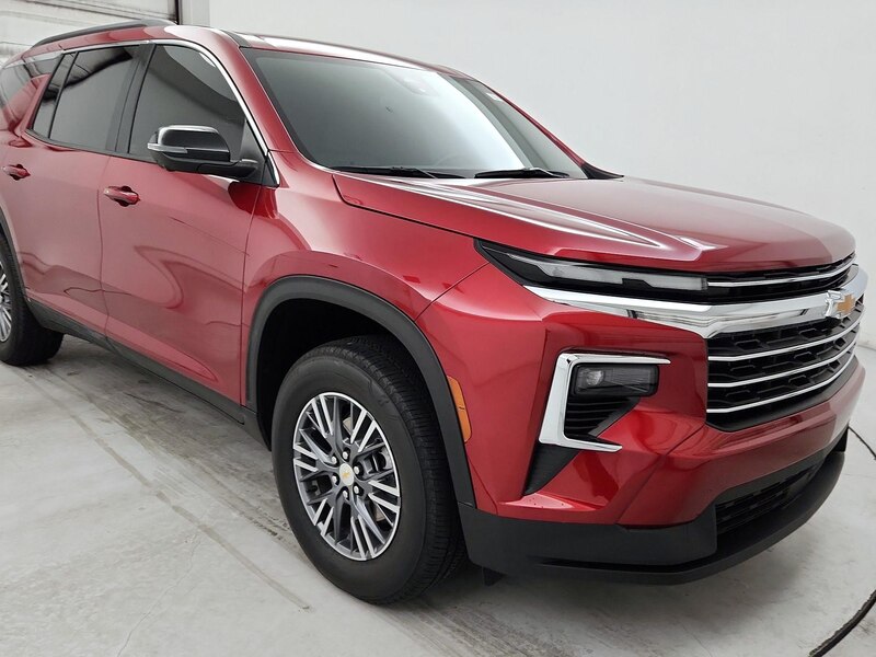 2024 Chevrolet Traverse LT