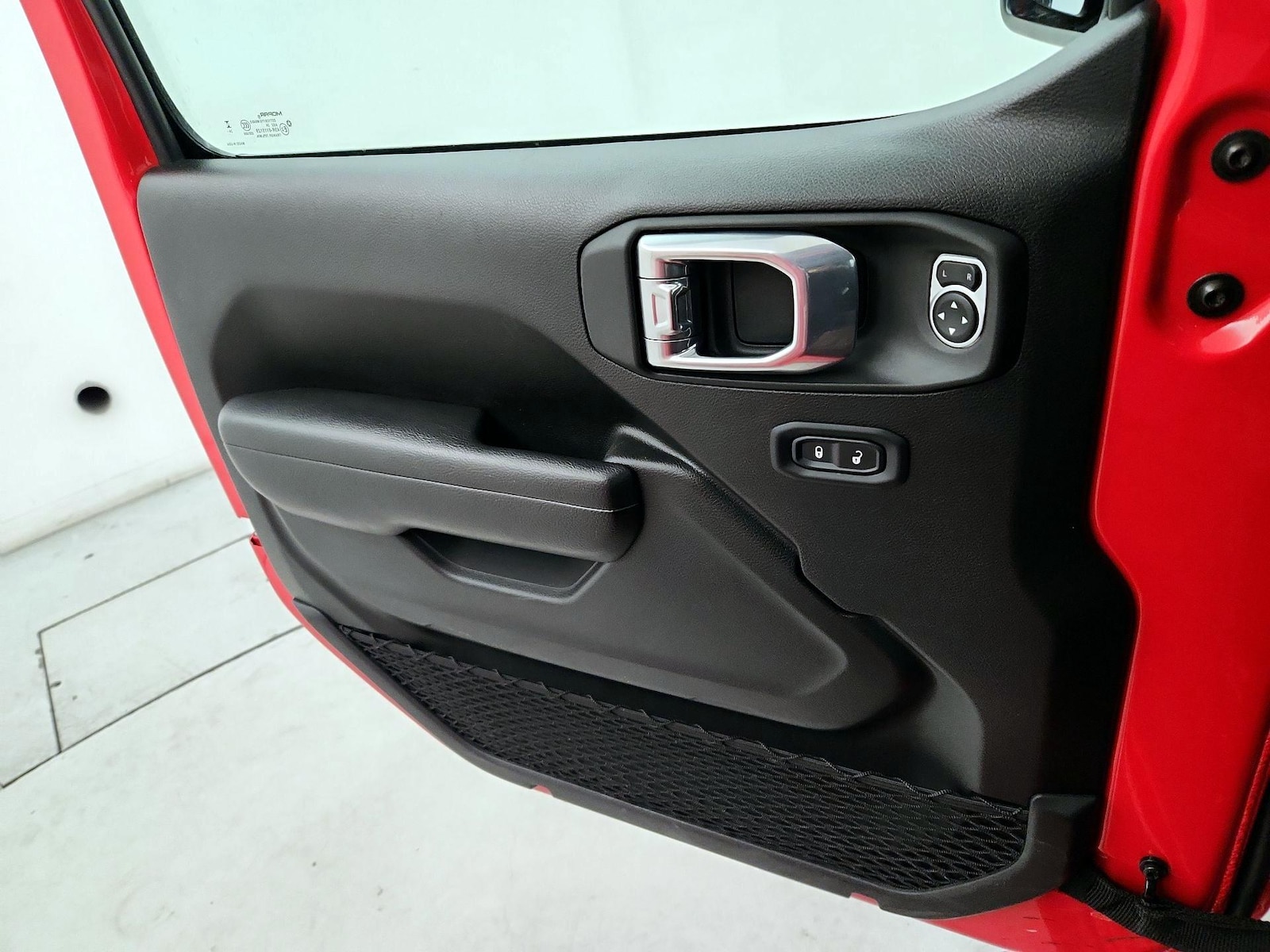 2025 Jeep Wrangler 4-Door Willys - Photo 11