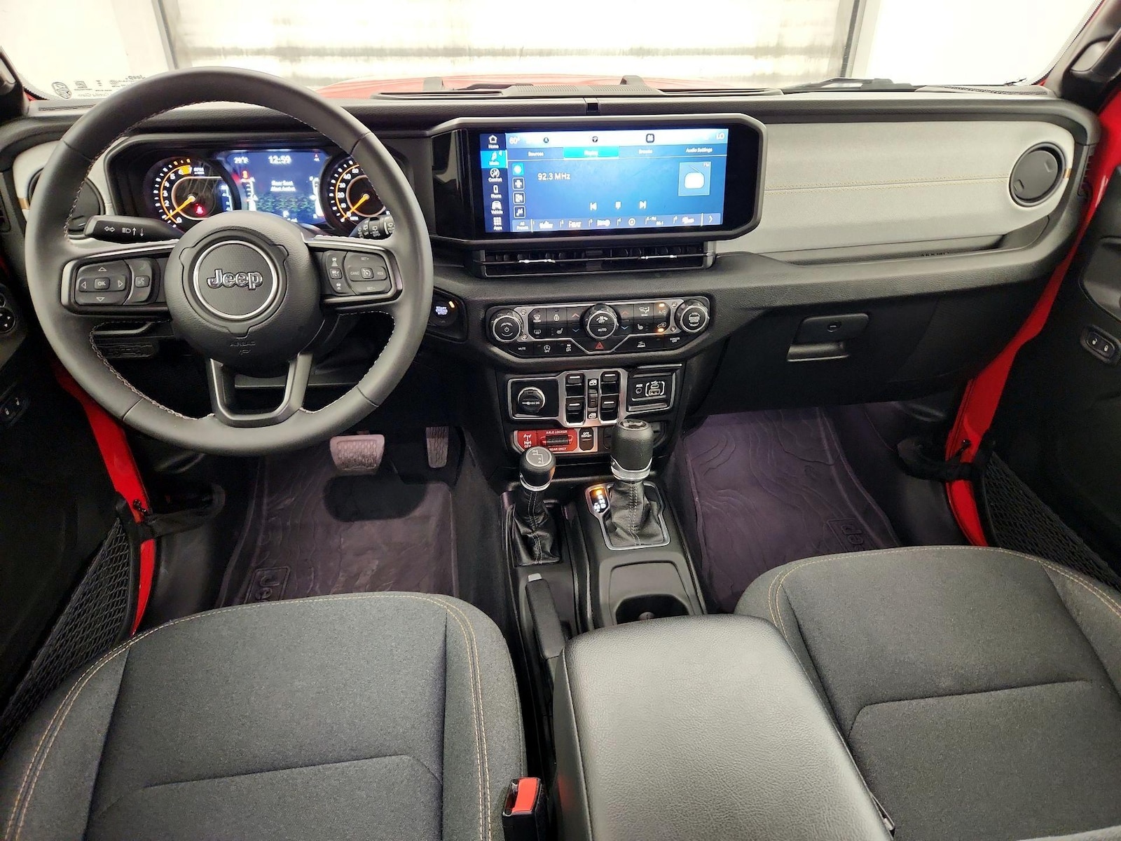 2025 Jeep Wrangler 4-Door Willys - Photo 8