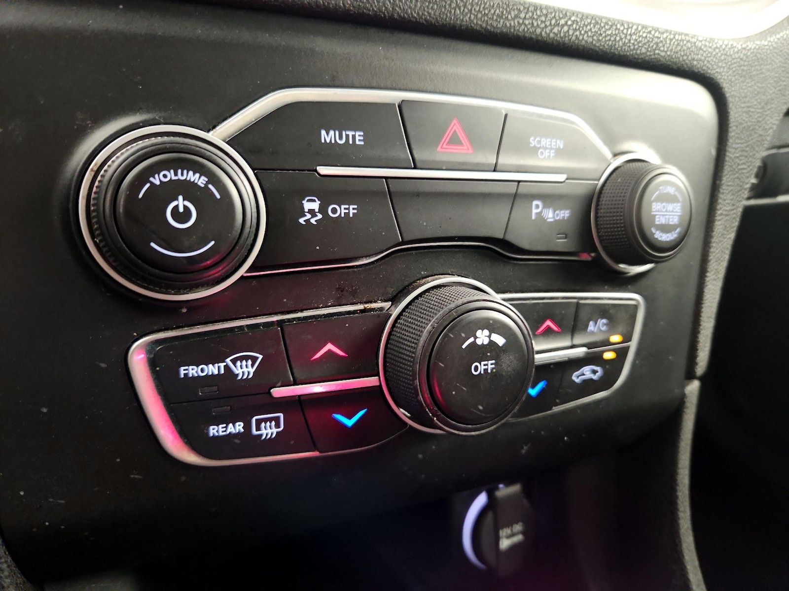 2022 Dodge Charger SXT - Photo 15