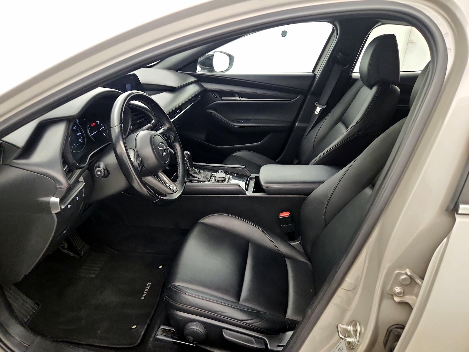 Side Airbags & Leatherette Seats
