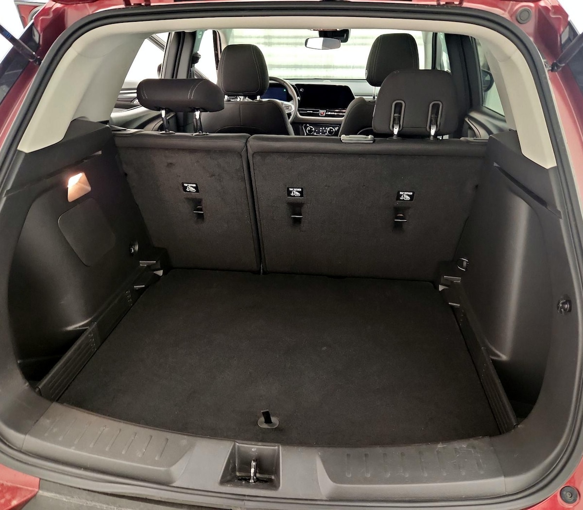 Trunk/Cargo (Seats Up)