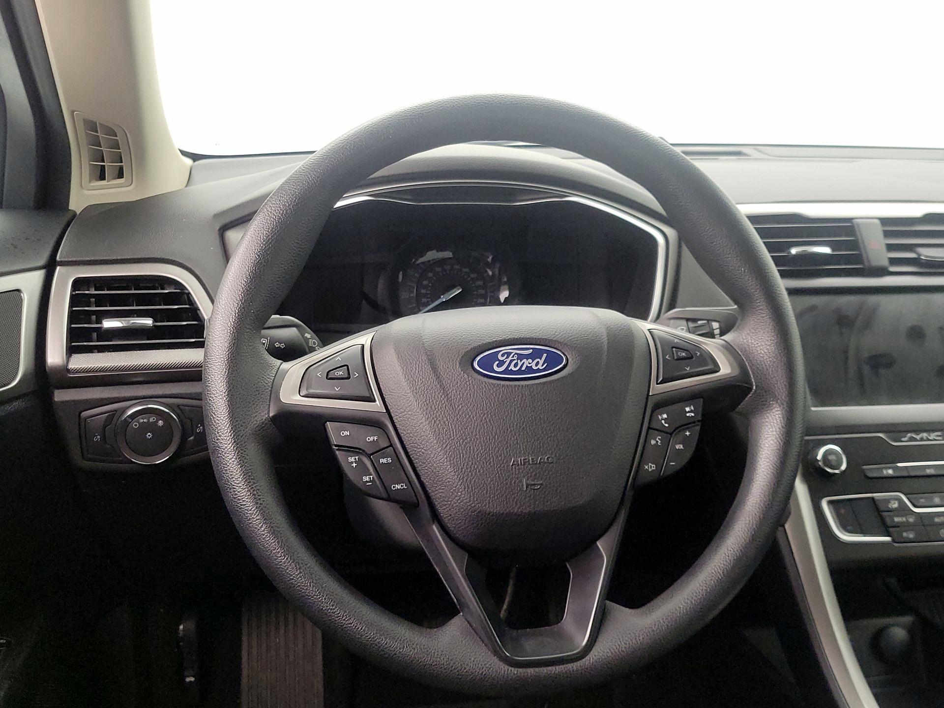 Thumbnail: 2020 Ford Fusion - 10