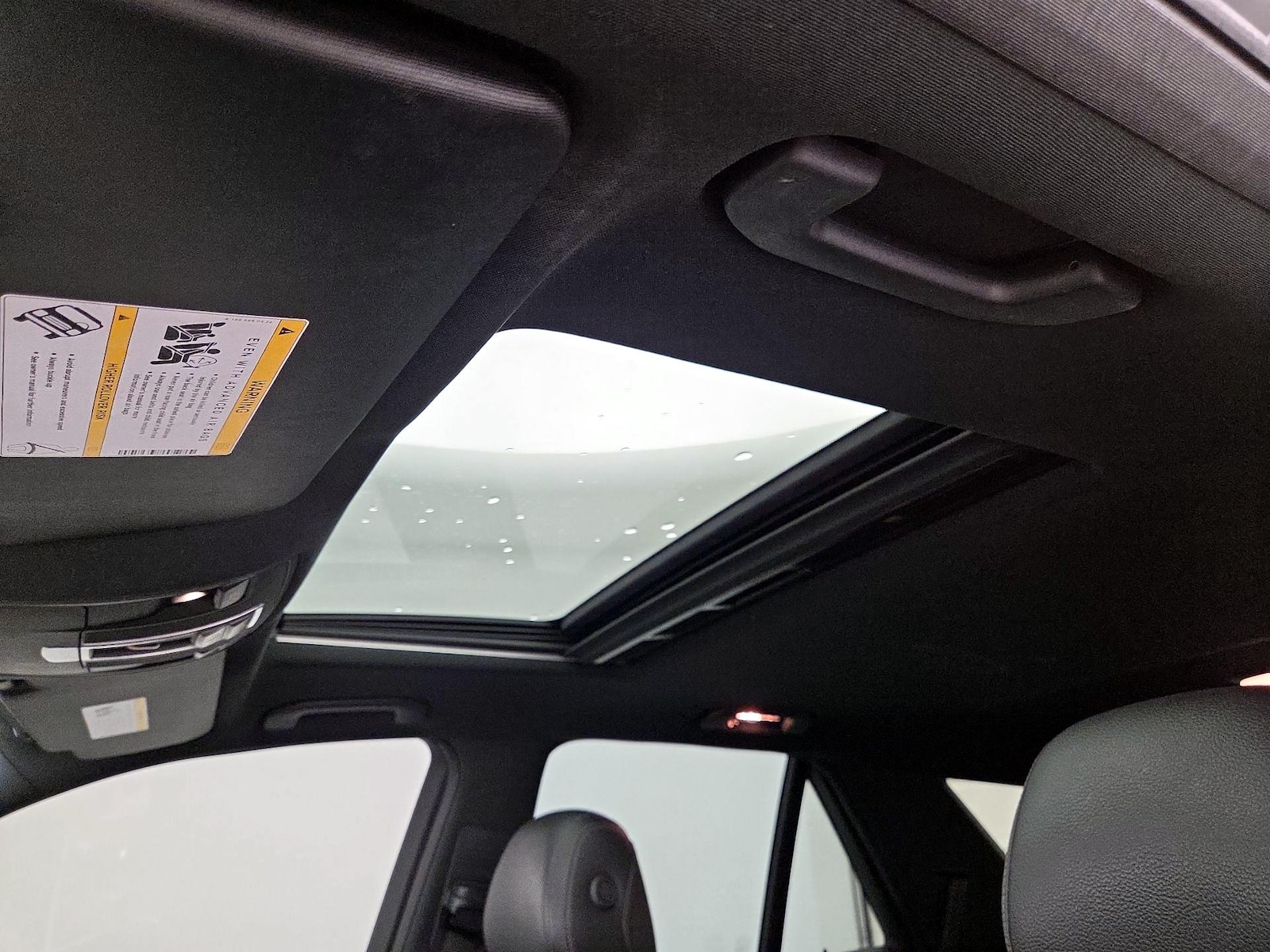 Sunroof(s) & Overhead Airbags