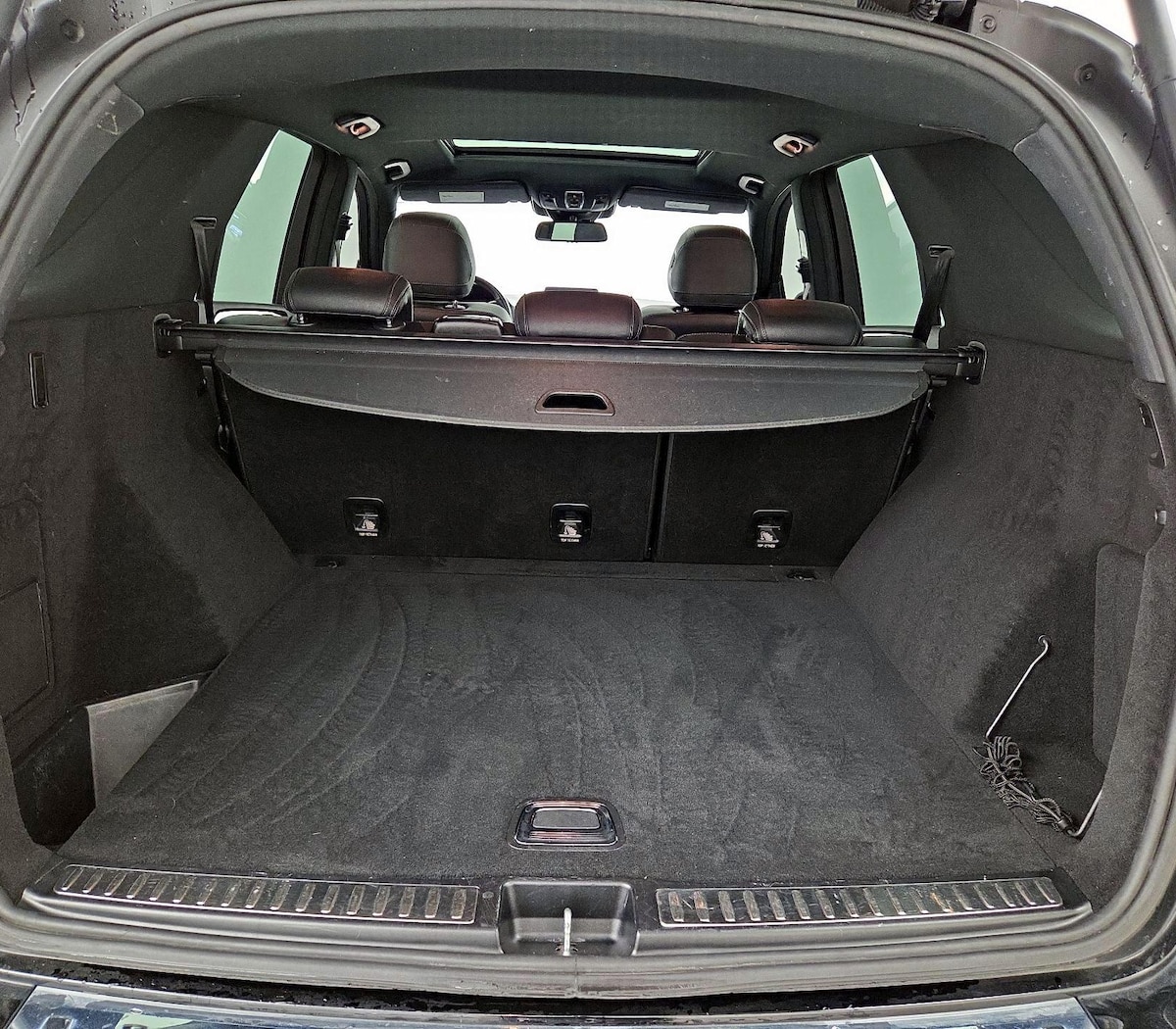 Trunk/Cargo (Seats Up)