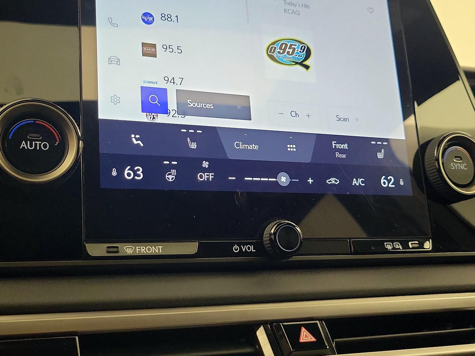 2025 Lexus RX 350 - Photo 17