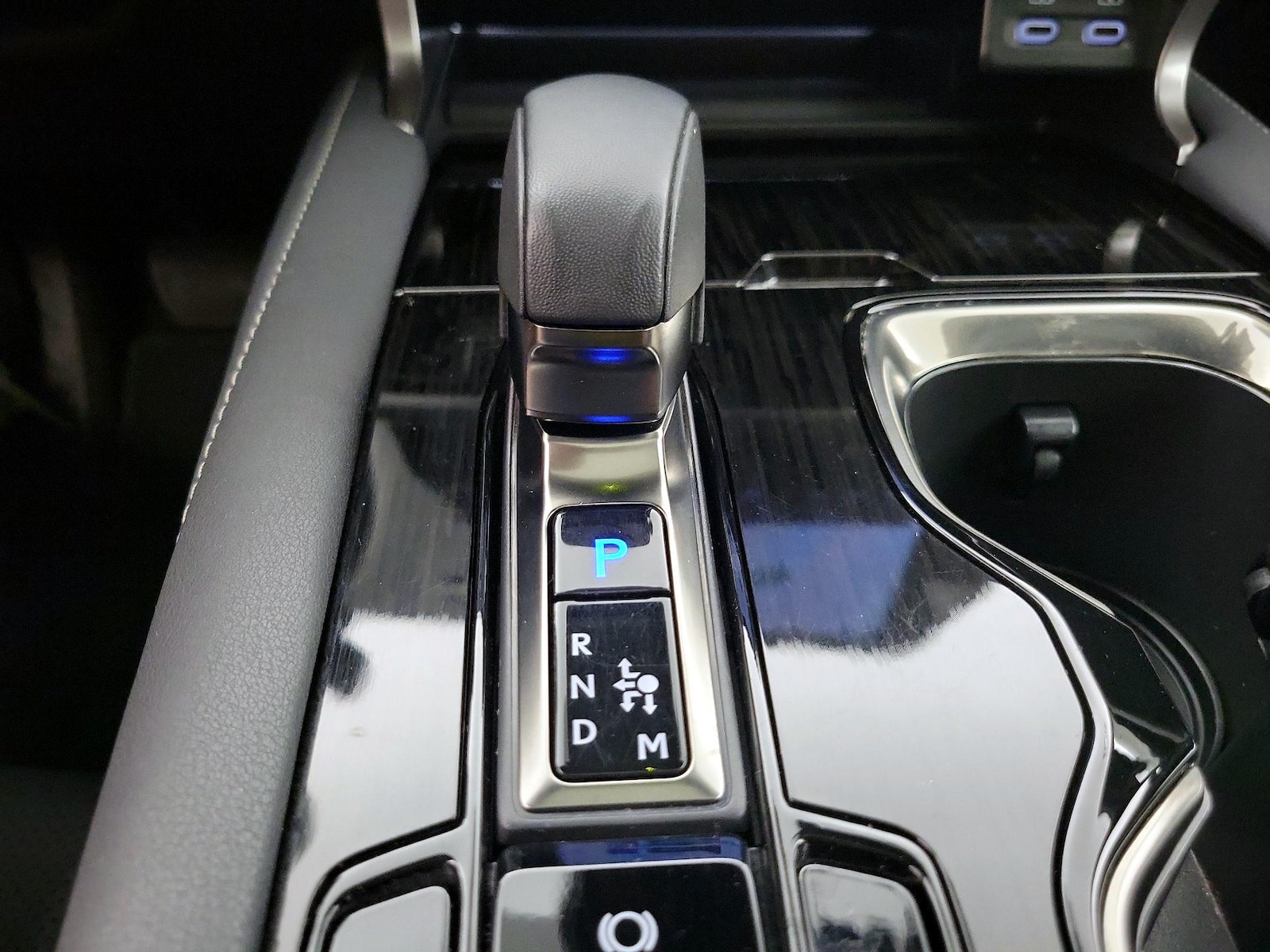 2025 Lexus RX 350 - Photo 18