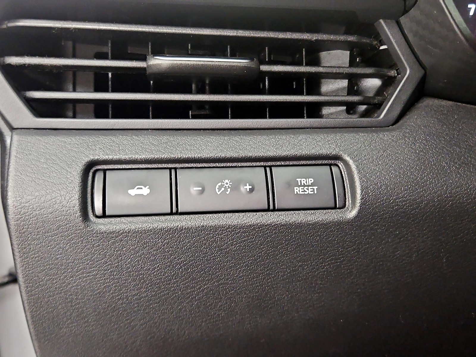 2021 Nissan Altima SV - Photo 14