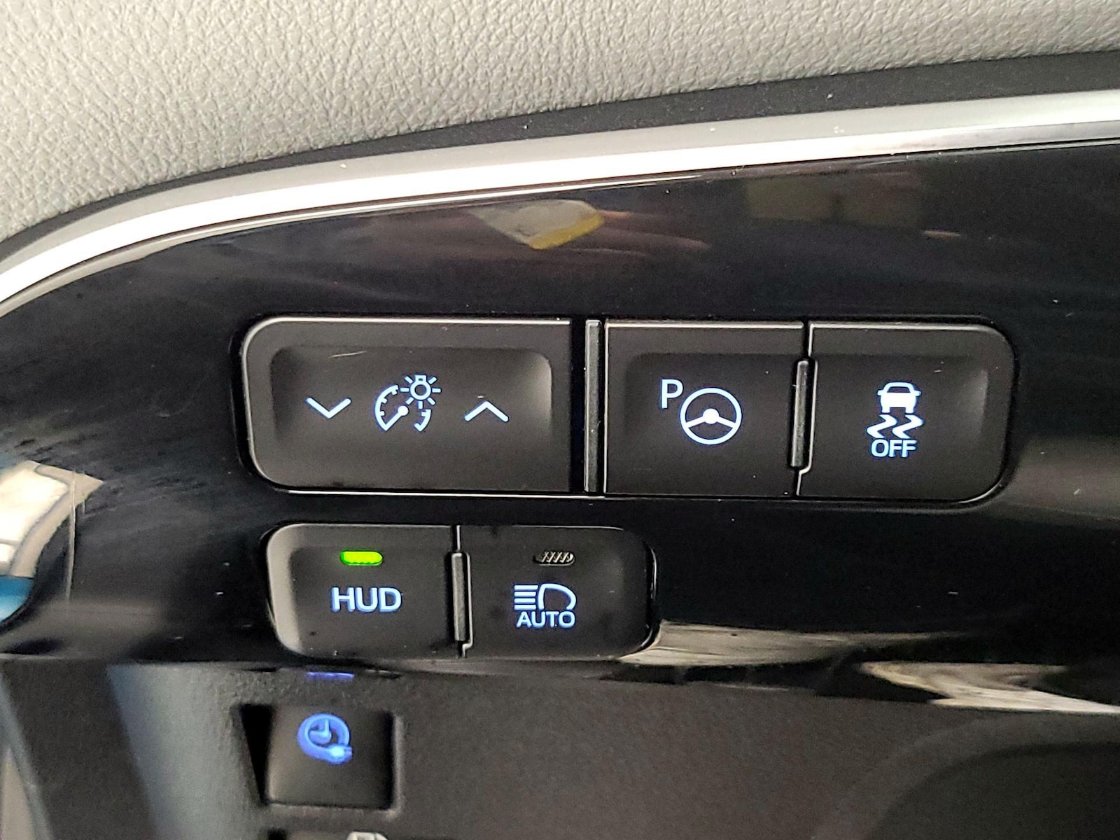 2017 Toyota Prius Prime Advanced - Photo 14