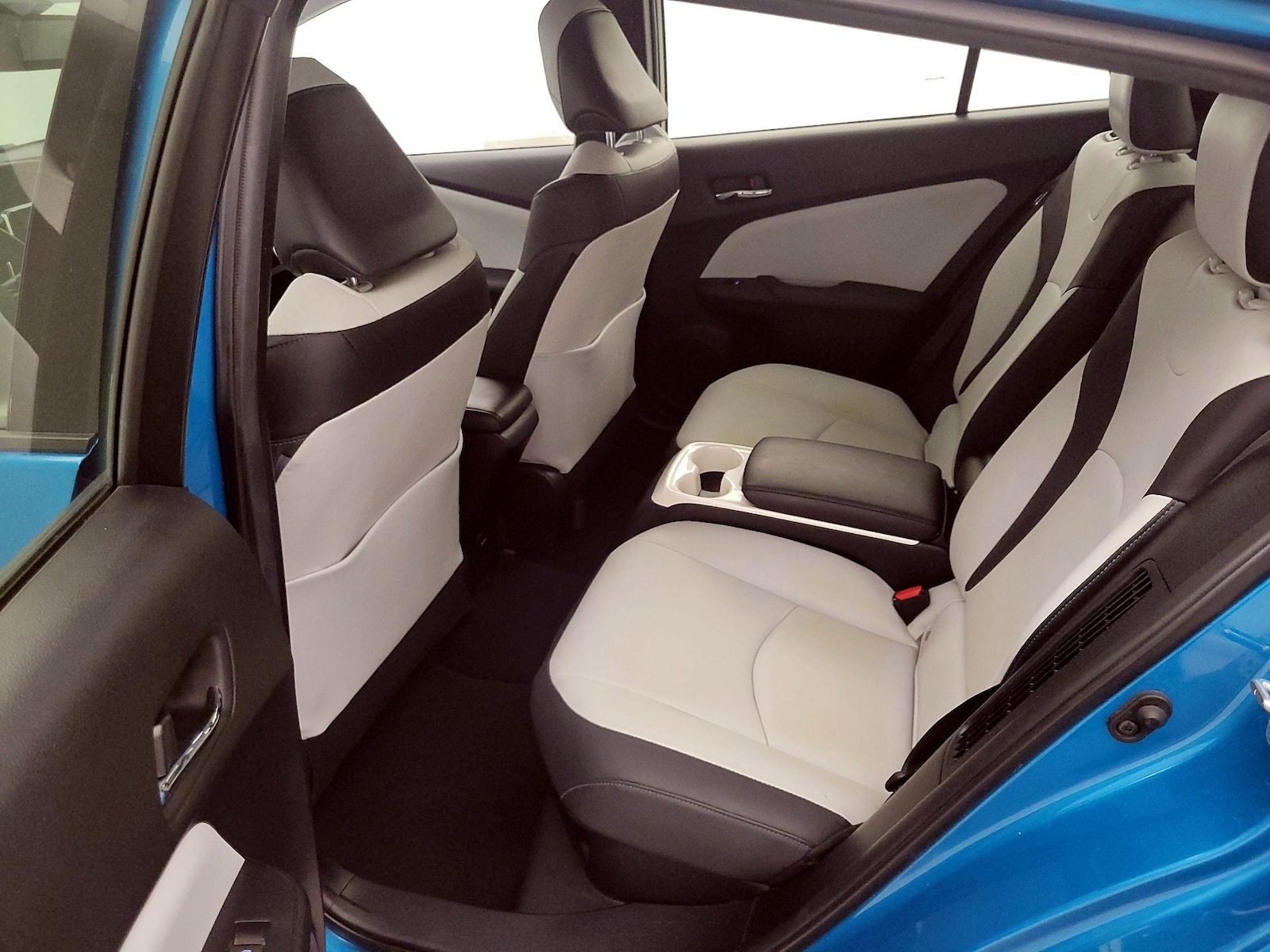2017 Toyota Prius Prime Advanced - Photo 19
