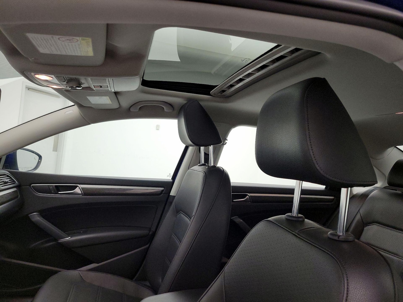 Sunroof(s) & Overhead Airbags