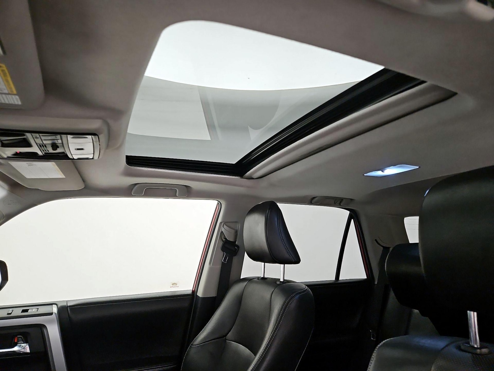 Sunroof(s) & Overhead Airbags