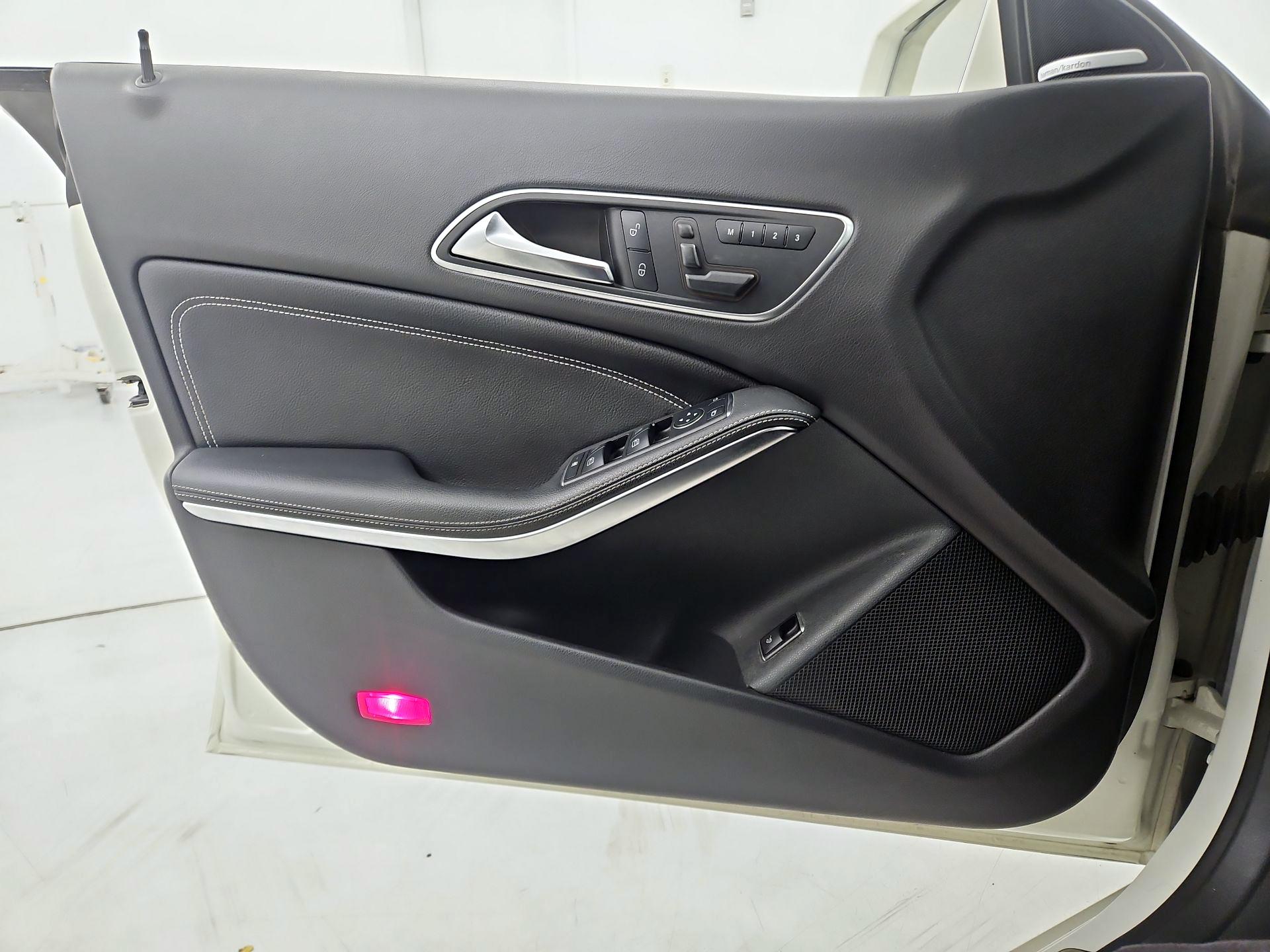 Thumbnail: 2015 Mercedes-Benz CLA - 12