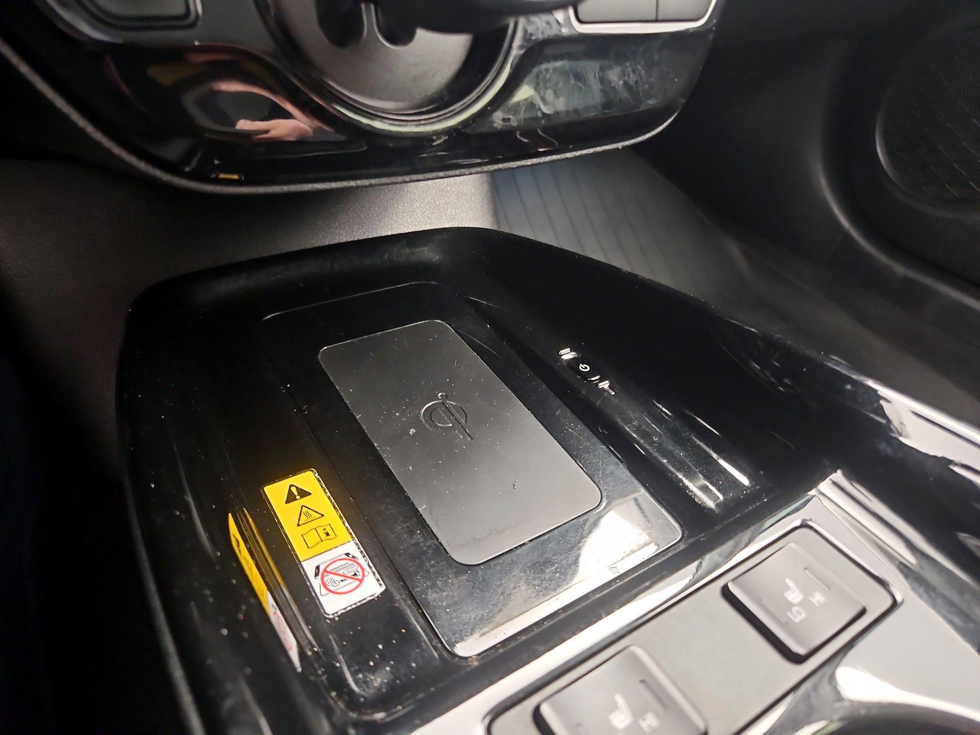 Thumbnail: 2019 Toyota Prius - 19