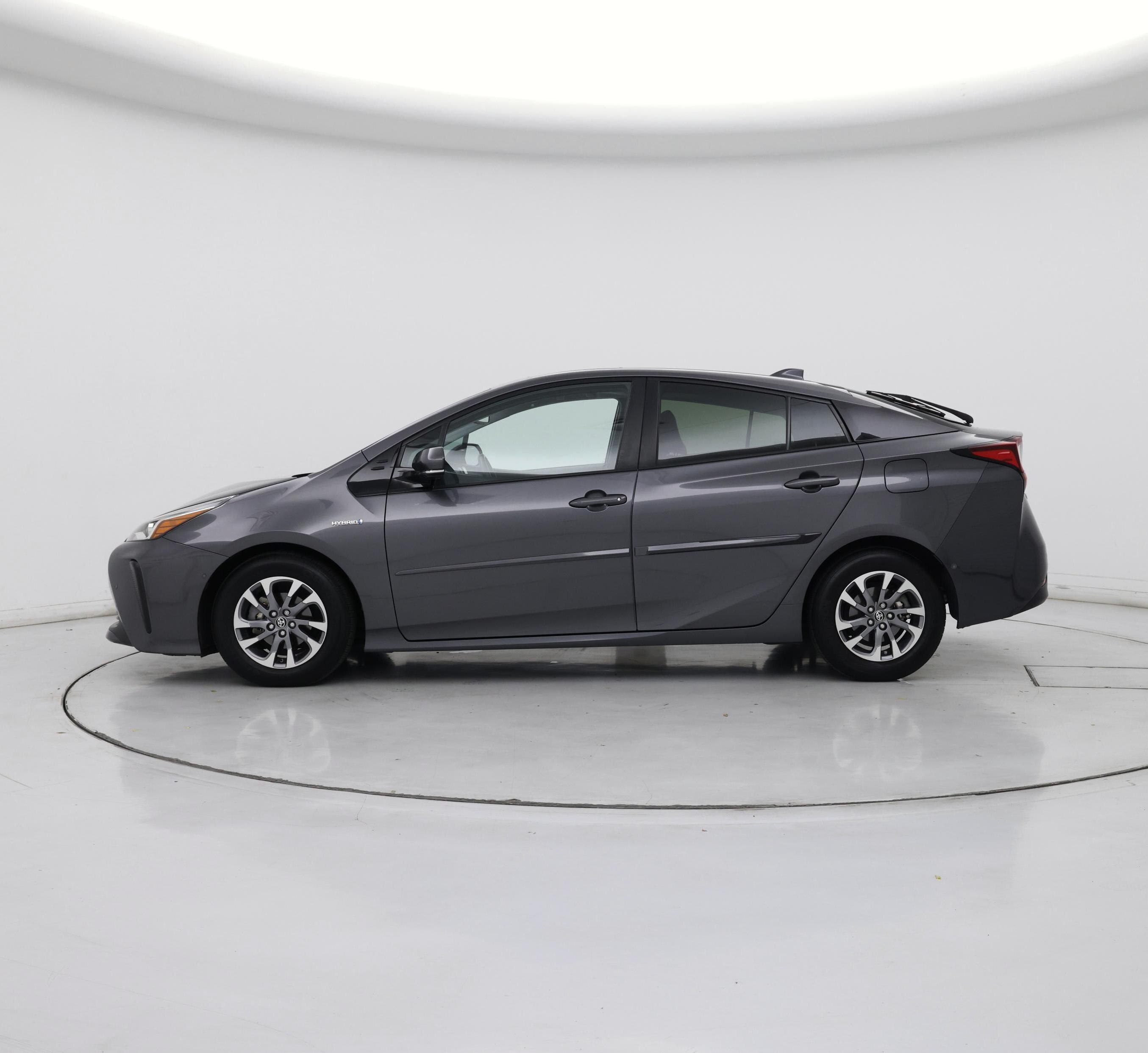Thumbnail: 2019 Toyota Prius - 3