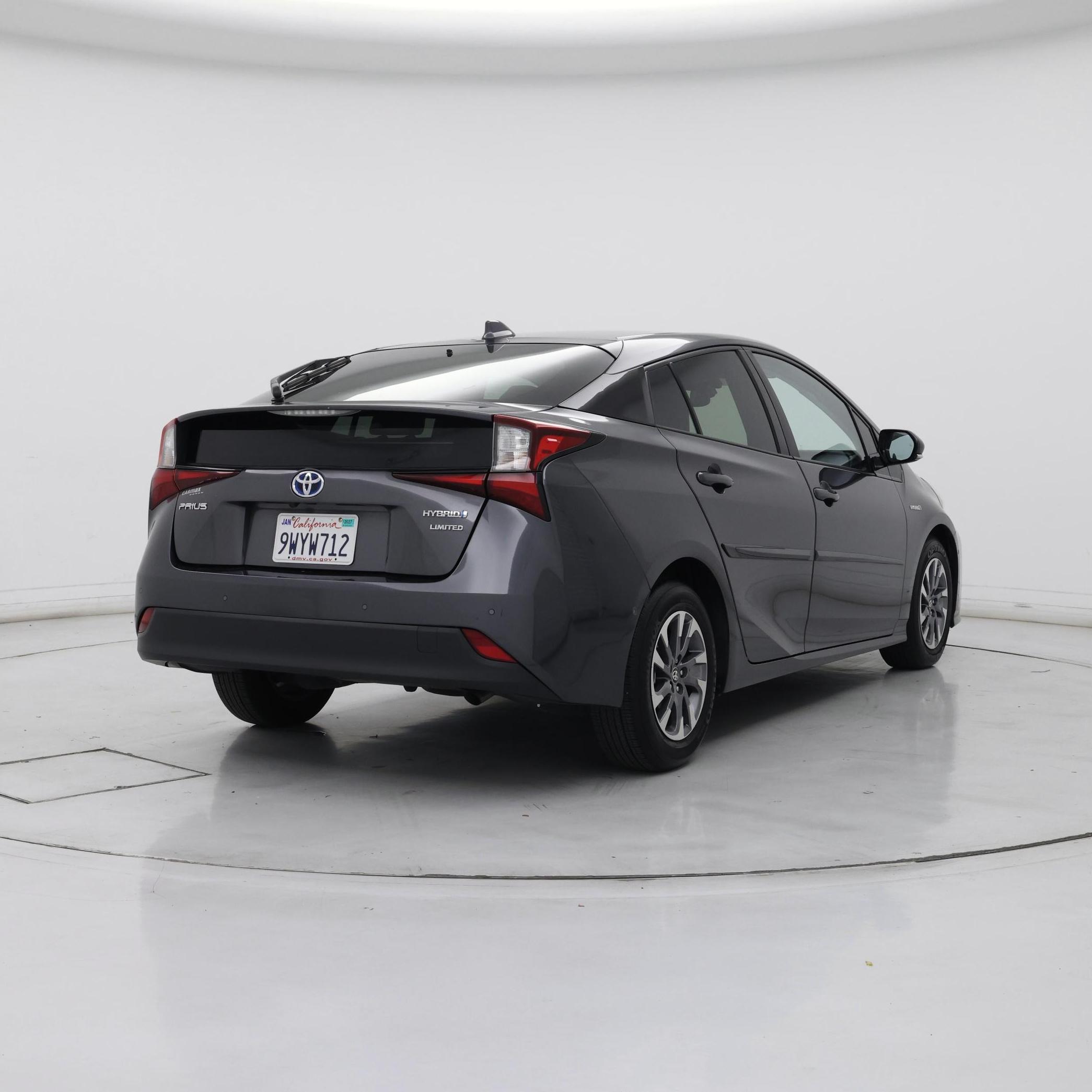 Thumbnail: 2019 Toyota Prius - 8